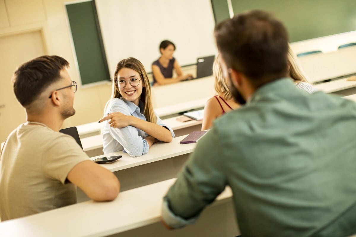 Equipa em reunião de gestão de projetos (Personalizar)