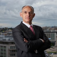 L BARÓMETRO - Confiança no crescimento, preocupação com a execução
