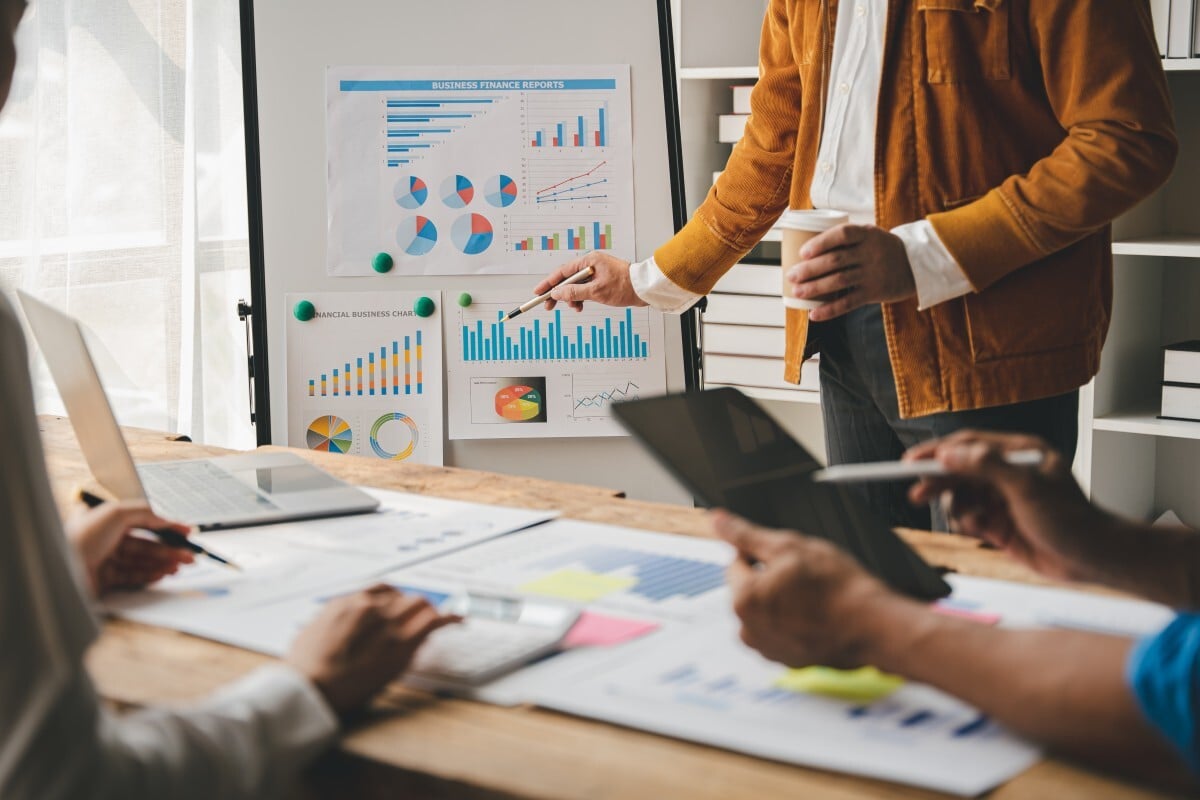 decisões de marketing orientadas por dados e gestão de orçamento