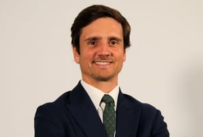 Prazo, Custo, Prompt: Da automatização ao aumento cognitivo, três níveis para integrar GenAI na gestão de projetos
