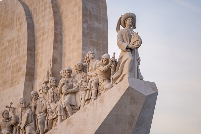 statues-on-the-monument-of-discoveries-under-the-sunlight-in-lisbon-in-portugal
