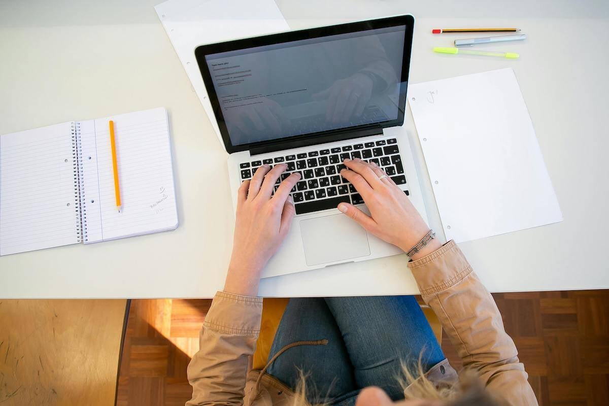 vantagens e desvantagens curso online