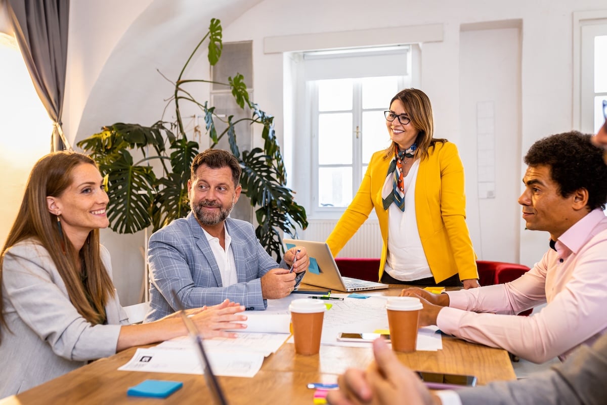 Tipos de liderança nas organizações: guia prático para gestores
